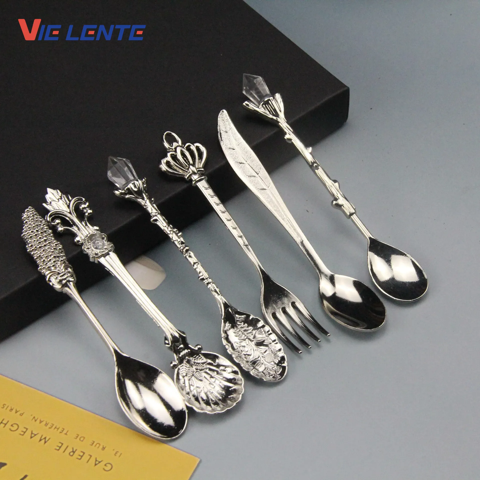 Vintage Collectible Spoons - 6 個セットアイスクリームスプーンジャムスプーンデザートスプーン亜鉛合金コーヒースプーン食器キッチン Uten ヴィンテージ宮殿コーヒースプーン