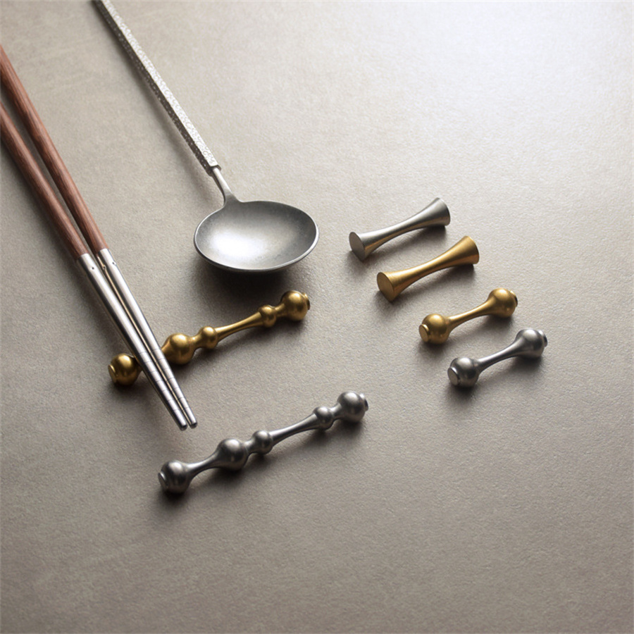 304ステンレス鋼のヴィンテージチョイスティックレスト、箸枕 - Vintage Collectible Spoons のレビューと価格