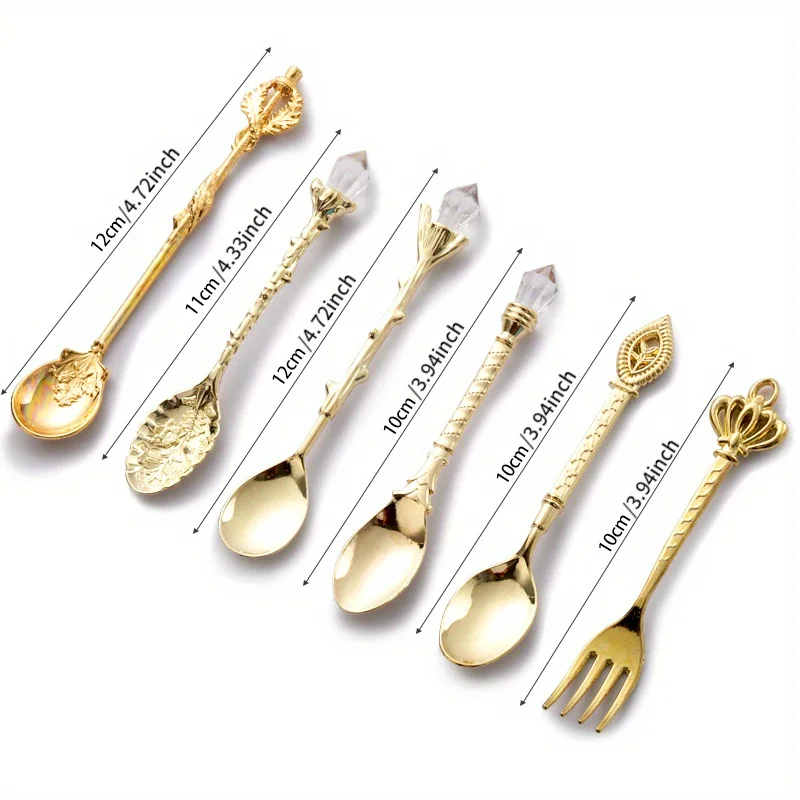 チゼルダの彫刻が施された金色のカットセット,ヴィンテージの彫 - Vintage Collectible Spoons のレビューと価格
